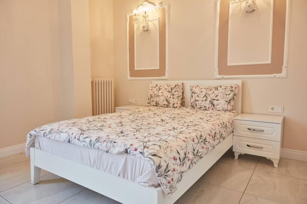 Taksim Square Apartment, Great View, Luxury อิสตันบูล ภายนอก รูปภาพ
