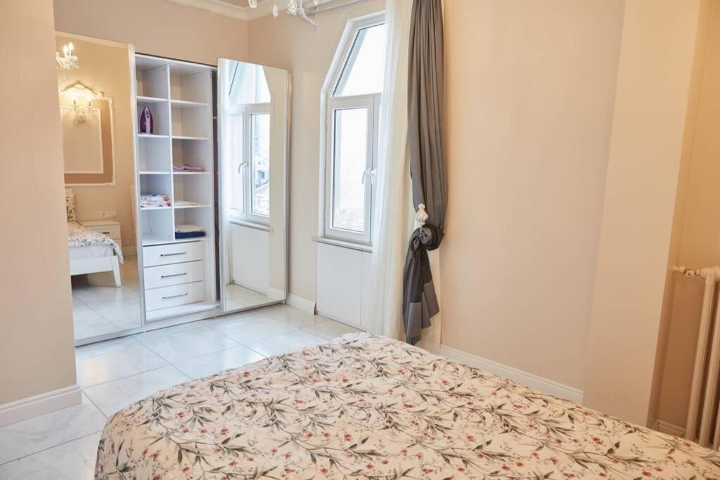 Taksim Square Apartment, Great View, Luxury อิสตันบูล ภายนอก รูปภาพ