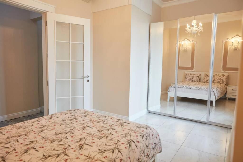 Taksim Square Apartment, Great View, Luxury อิสตันบูล ภายนอก รูปภาพ
