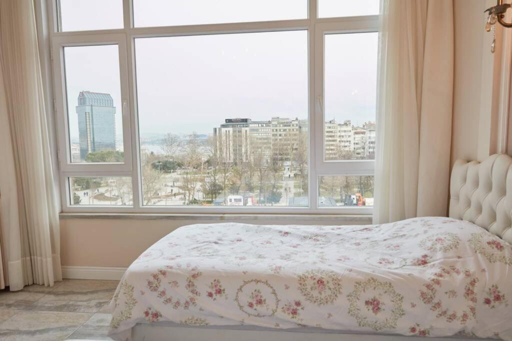 Taksim Square Apartment, Great View, Luxury อิสตันบูล ภายนอก รูปภาพ