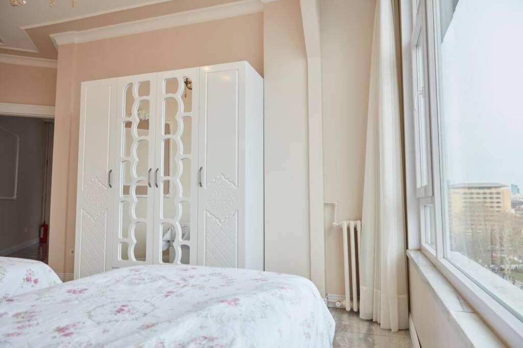 Taksim Square Apartment, Great View, Luxury อิสตันบูล ภายนอก รูปภาพ