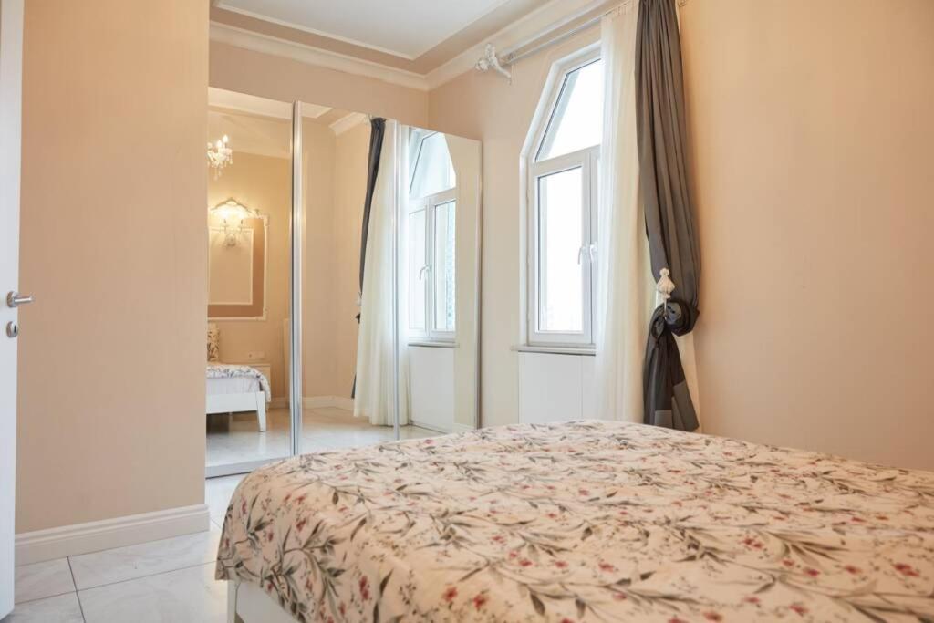 Taksim Square Apartment, Great View, Luxury อิสตันบูล ภายนอก รูปภาพ